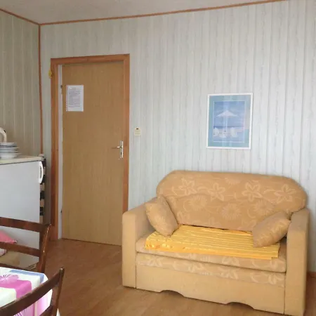 Quarto em Acomodações Particulares Goscinne *